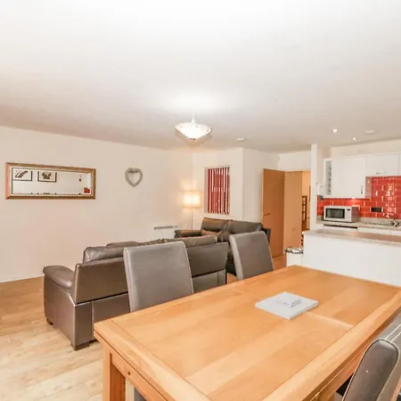 1, 19 Cleveland Terrace ويتبي