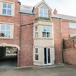 1, 19 Cleveland Terrace Apartment
