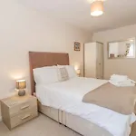 1, 19 Cleveland Terrace Apartment