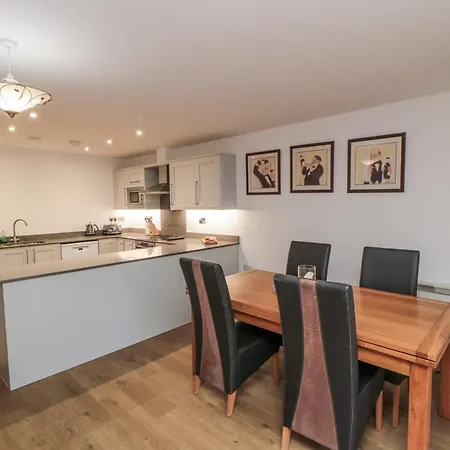 1, 19 Cleveland Terrace * Whitby