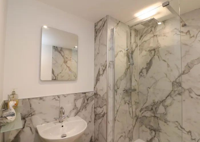 1, 19 Cleveland Terrace * Whitby